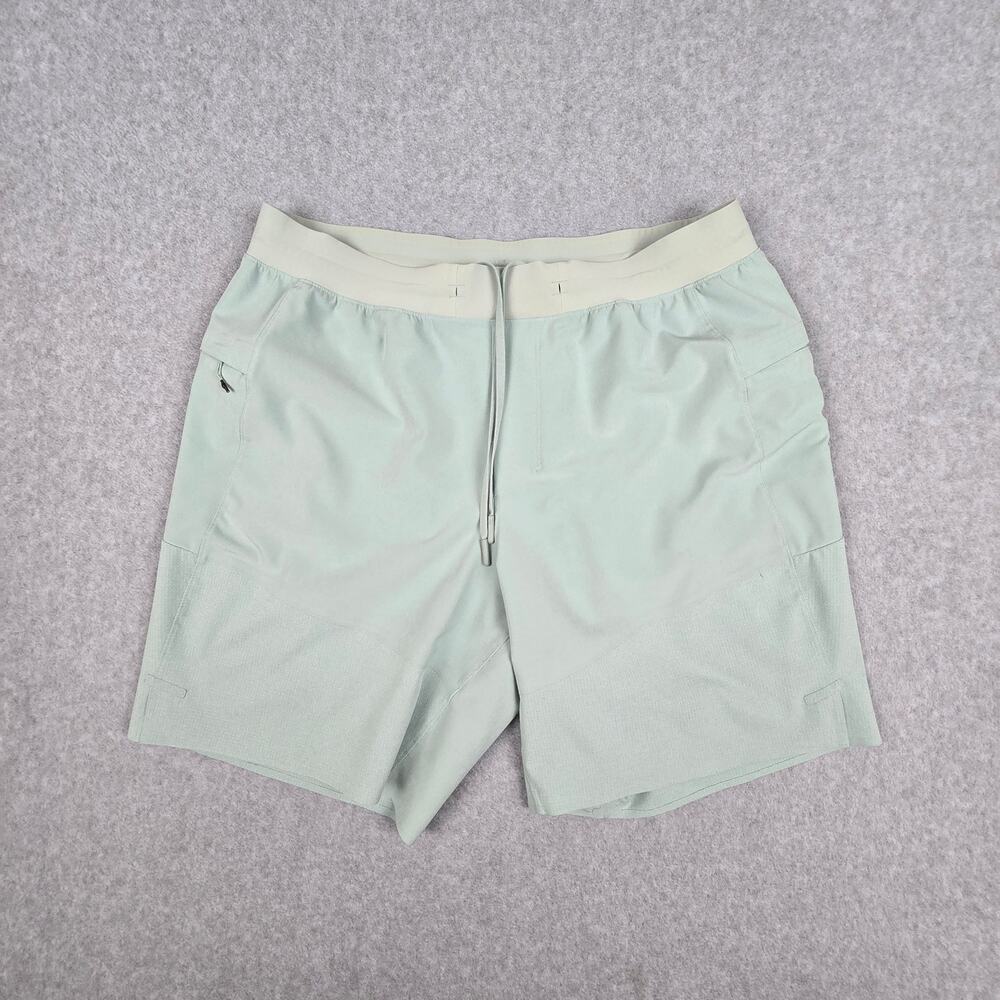 Lululemon Mens Large Green Train to Beach Short LM 7AJGS Drawstring and Pockets